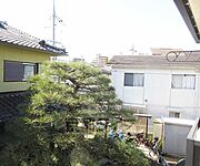 閑静な住宅街が広がり住み易い環境