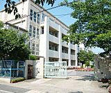 桃陵中学校まで865m 活気のある中学校です。