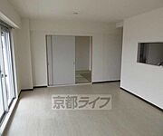 広くて日当たりのいいお部屋です