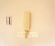 インターホン付いております。