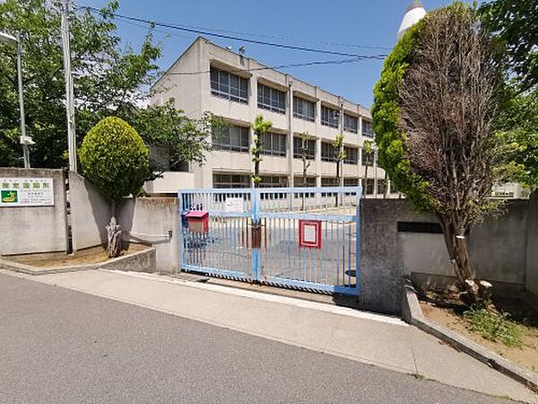 画像27:【小学校】堺市立五箇荘東小学校まで930ｍ