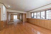 リビングに面した和室は、お子様のお昼寝や洗濯物置きとして活用しても◎また急な来客があった時にも利用できる和室です。