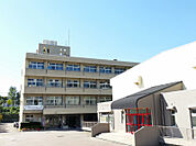 箕面市立第六中学校（263m）