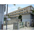 中学校「広島市立祇園中学校まで2047ｍ」