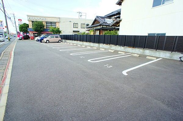 画像4:駐車場に車を止められます
