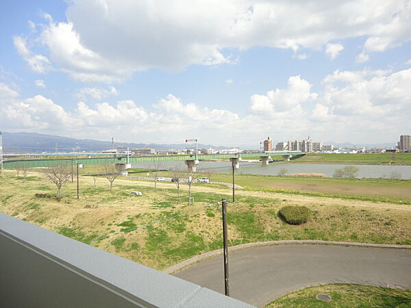 モントーレヒルズ東櫛原