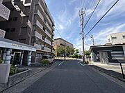 徒歩圏内にスーパーやドラッグストア、病院など暮らしに役立つ施設が揃う住み良い住環境です♪