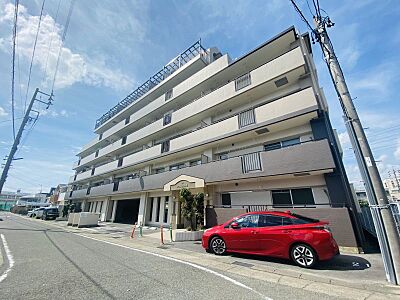 外観：西味鋺小学校まで徒歩約3分とお子様も安心の好立地なマンションです！