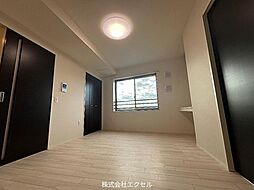 ボスバレーヒル 4階1LDKのリビング/ダイニング