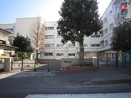 奈良小学校まで約1498m