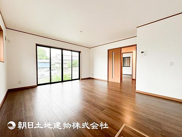 リビング/ダイニングを拡大表示