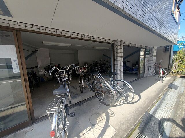 6 / 12