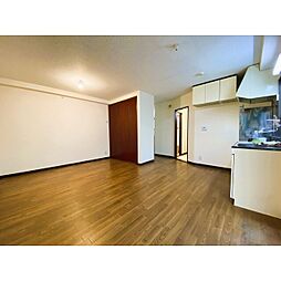 第一マジマハイツ春待月 203 2階1LDKのリビング/ダイニング