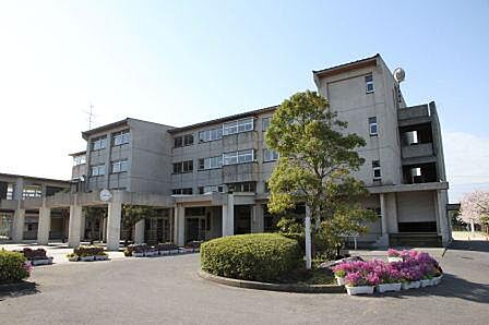 中学校「君津市立周西南中学校まで807m」