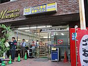 コンビニエンスストアスリーエイト 神田東店まで228ｍ