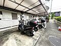 敷地内にはバイ...