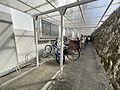 屋根付きの駐輪...
