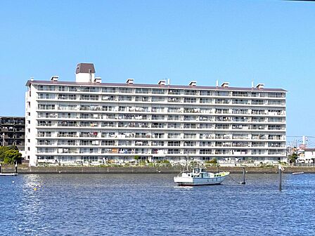 金沢八景駅・野島公園駅が利用でき、通勤・通学の移動がしやすい立地です。