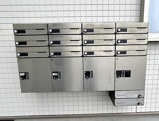 便利な宅配ボッ...