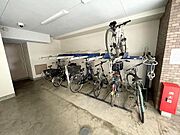 屋根付きの駐輪場で、サビや汚れの心配も不要。