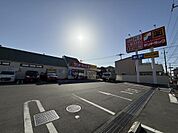 サンドラッグ蕨南町店まで300ｍ。
