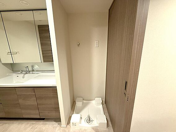 洗濯機置き場。...