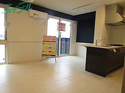 ＰＲＯＵＤ桔梗が丘　B棟 1階1LDKのリビング/ダイニング