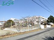 名張市立桔梗が丘中学校 570m