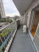 南向きのバルコニーには良く陽が入ります。