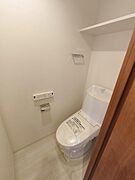 もちろんトイレも交換済です。ウォシュレットも完備しております。
