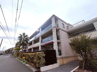 外観：[資料請求・内見予約]はお気軽に。お電話は[通話料無料]です。メールの場合は[資料請求]ボタンをクリックしていただきお問い合わせください。皆様からのお問い合わせをお待ち致しております
