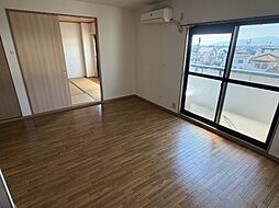 北大阪急行電鉄 箕面萱野駅 徒歩5分の賃貸アパート 3階2LDKのリビング/ダイニング