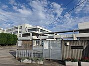 箕面市立第四中学校 689m