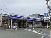 ローソン瀬川店 273m
