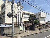 箕面市立第二中学校 431m