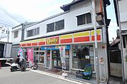 デイリーヤマザキ箕面桜井店 816m