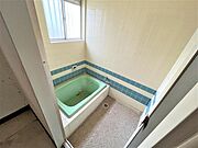 窓もあり換気もばっちり！1日の疲れを癒す浴室♪