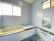 爽やかなカラーの浴室♪1日の疲れを癒してくれます
