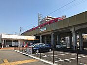 名鉄三河線「刈谷市駅」徒歩約5分（約370ｍ）三河線の駅では、知立駅、豊田市駅に次いで3番目に利用客が多い。刈谷駅では日常的に普通列車と快速系統が緩急接続を行っています。
