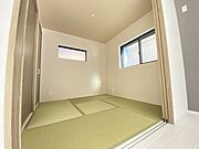 リビングに隣接した和室は客間としても家族のくつろぎの部屋としても、使い方いろいろです！