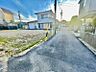 外観：コンビニ・薬局まで徒歩10分圏内！小学校まで徒歩約5分と子育て世帯にも嬉しい環境です♪