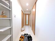 空家のため「今から」、「仕事終わりの遅めの時間」などご希望日時に合わせて内覧可能です。「他のお部屋も一緒に見たい」ももちろんＯＫ、ご自宅まで送迎も致しますので遠慮なく申し付けください。