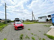【リフォーム済】駐車場別アングルです。お庭の一部を駐車場スペースとして拡張いたしました。。お車の出入りや駐車がしやすくなりますね。