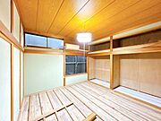 【リフォーム中】1階階段横の和室です。洋室に変更いたします。