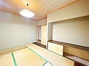 【リフォーム中】1階東側和室です。畳の表替えと照明交換を行います。
