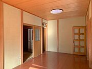採光を考え抜いて造られた玄関は「行き」も「帰り」も優しく家族を送り出し出迎えます。