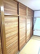 2階和室の収納たくさん収納できます