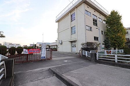一宮市立黒田小学校 640m