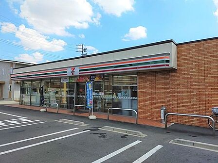 セブンイレブン古知野花霞店 450m