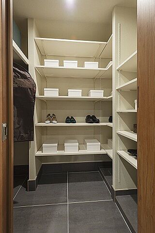 収納 ザ・レジデンス三田 11階/-